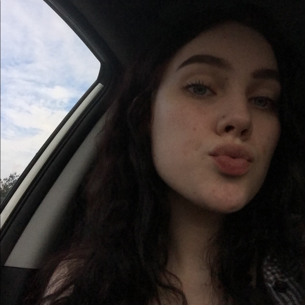 Meet your Posher, Madeline